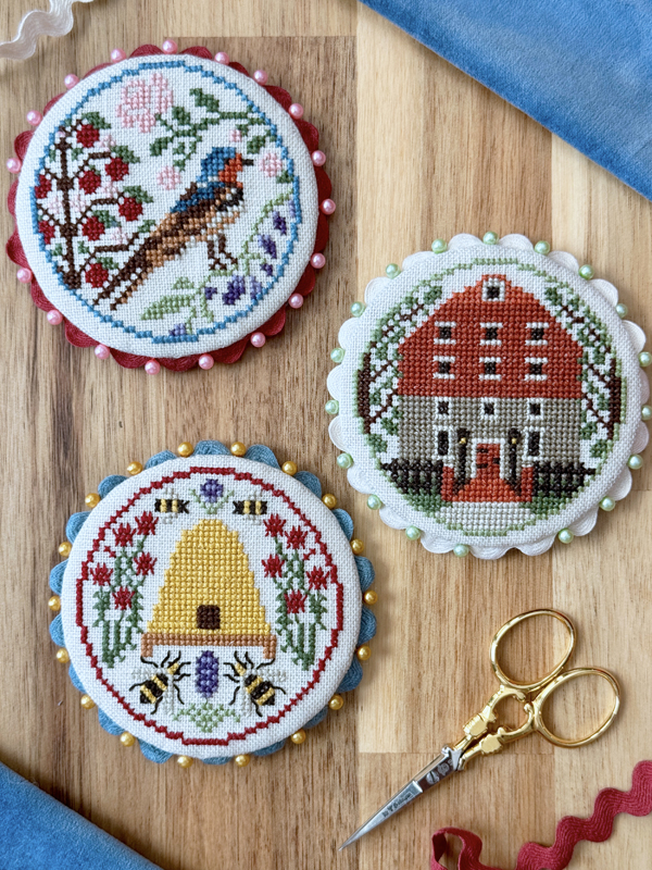 Homestead and Harmony Rick Rack Rounds ©Copyright 2025 Belinda Karls-Nace/Blue Ribbon Designs, LLC   https://blueribbondesigns..com/